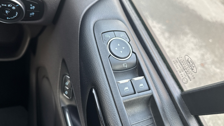 Ford Tourneo Custom Transit Custom Tourneo L1 Diesel Fwd 2.0 EcoBlue 185ps L/R 8 Seater Sport Auto